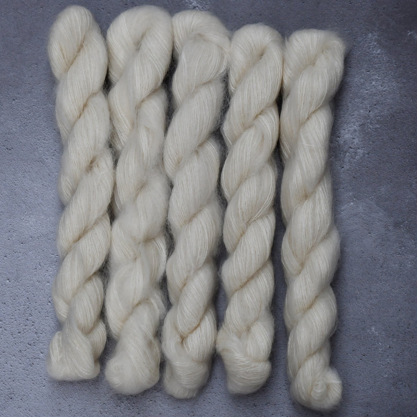 Type 49058m - Kid Silk Lace Minis 25 x 20grm Hanks