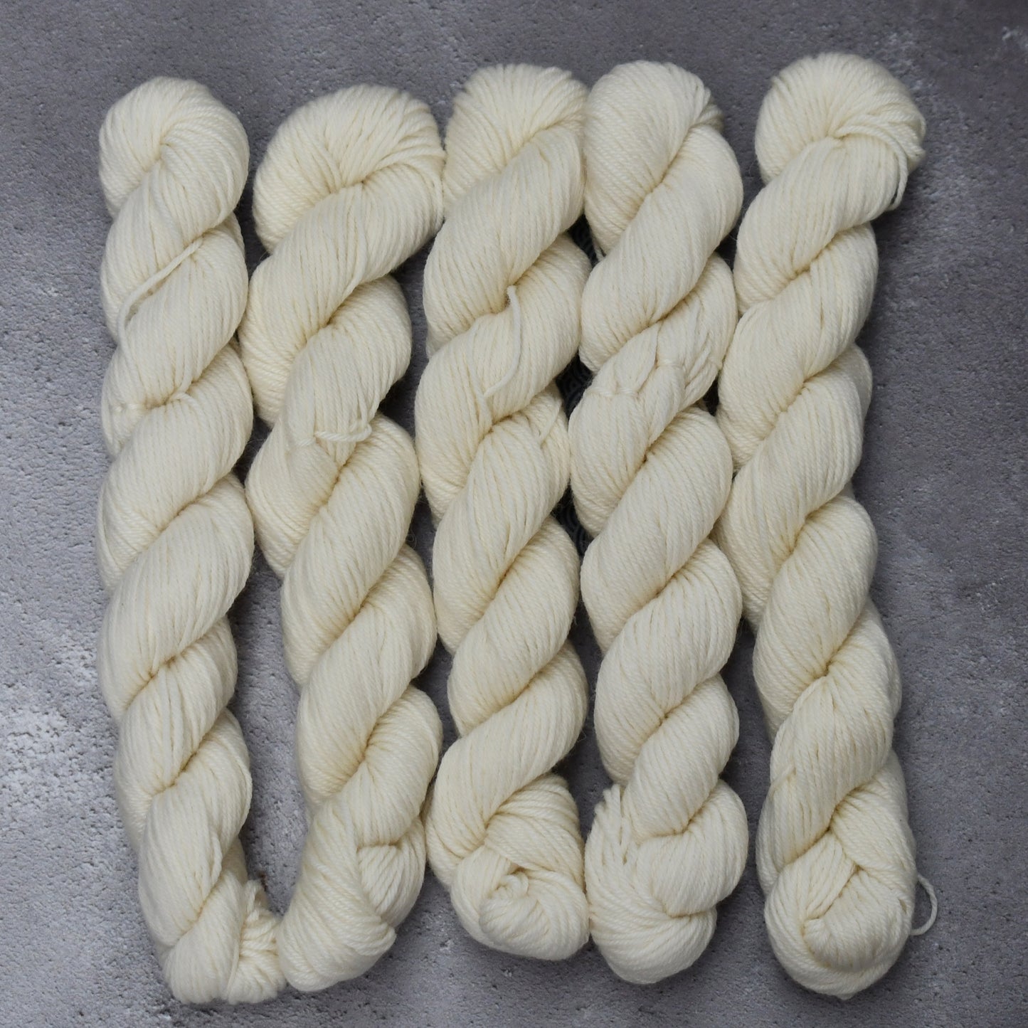Ethereal 4ply - 25 x 20g Minis