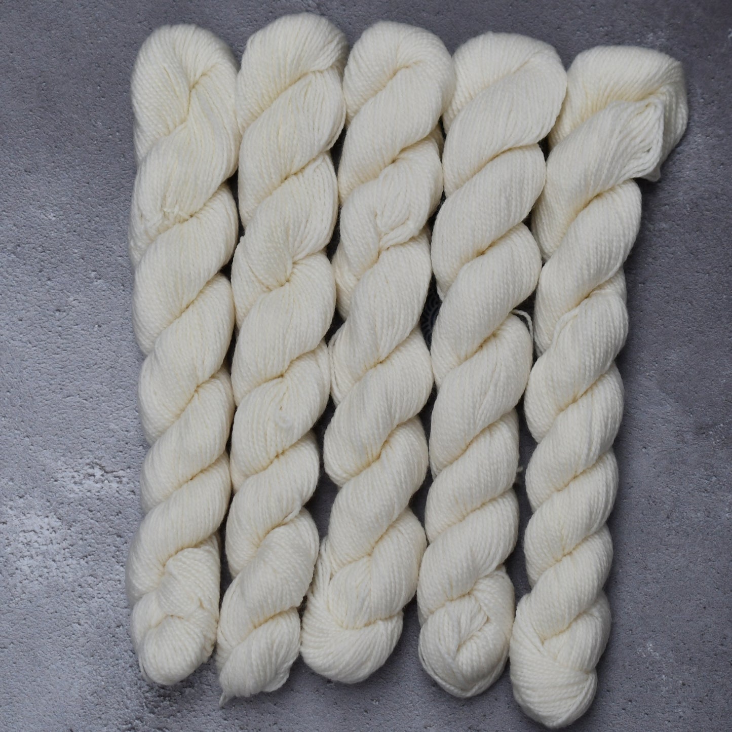 Type 49101M - Titanium Sock Minis - Pack of 25 x 20g Hanks