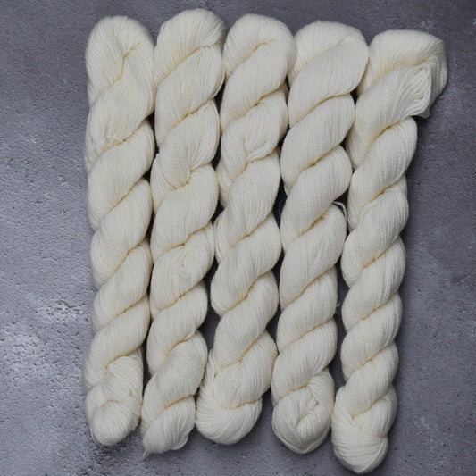 Type 49101M - Titanium Sock Minis - Pack of 25 x 20g Hanks