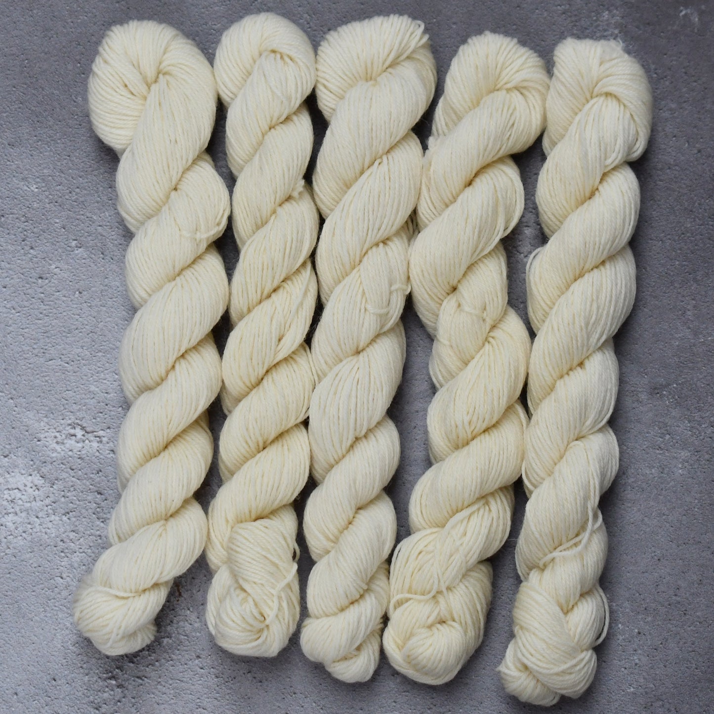 Type 49104PMI - BFL Platinum Sock Micros - 25 x 10grm Hanks