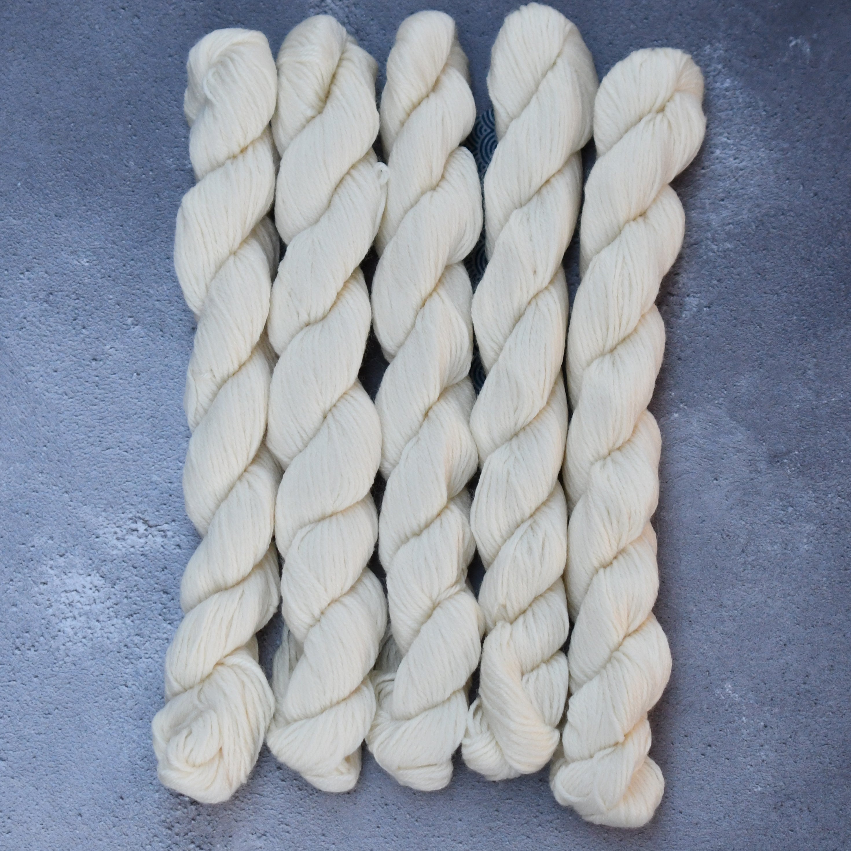 Boo 4ply - 25 x 20g Minis – Bluefaced Undyed Yarns