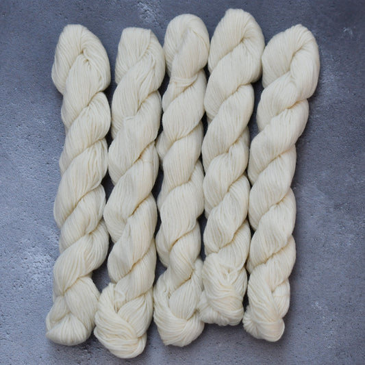 Type 49120M - MCN 4ply Mini - 25 x 20grm Hanks