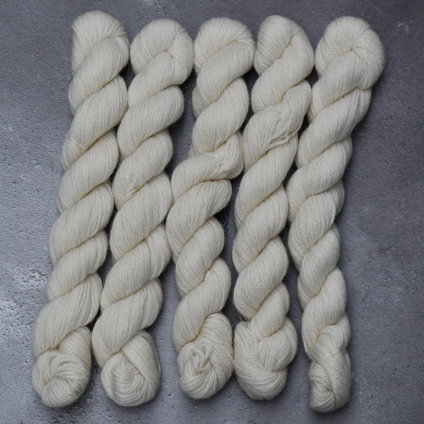 Type 49123M - Angel Delight 4ply Mini - 25 x 20grm Hanks