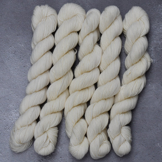 Type 49128M - Sheila's Gold Sock Minis - 25 x 20grm Hanks