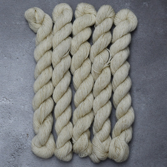 Type 49135M - SWM Linen Singles Mini - 25 x 20grm Hanks