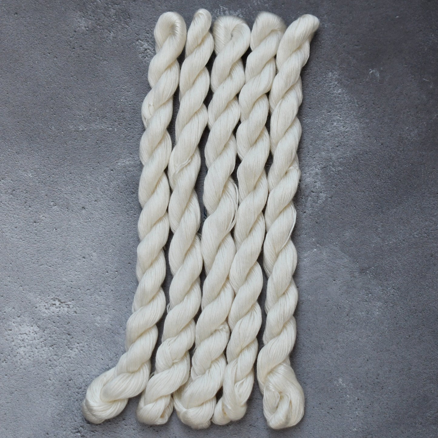 Type 49137M - Tencel 4ply Mini - 25 x 20grm Hanks