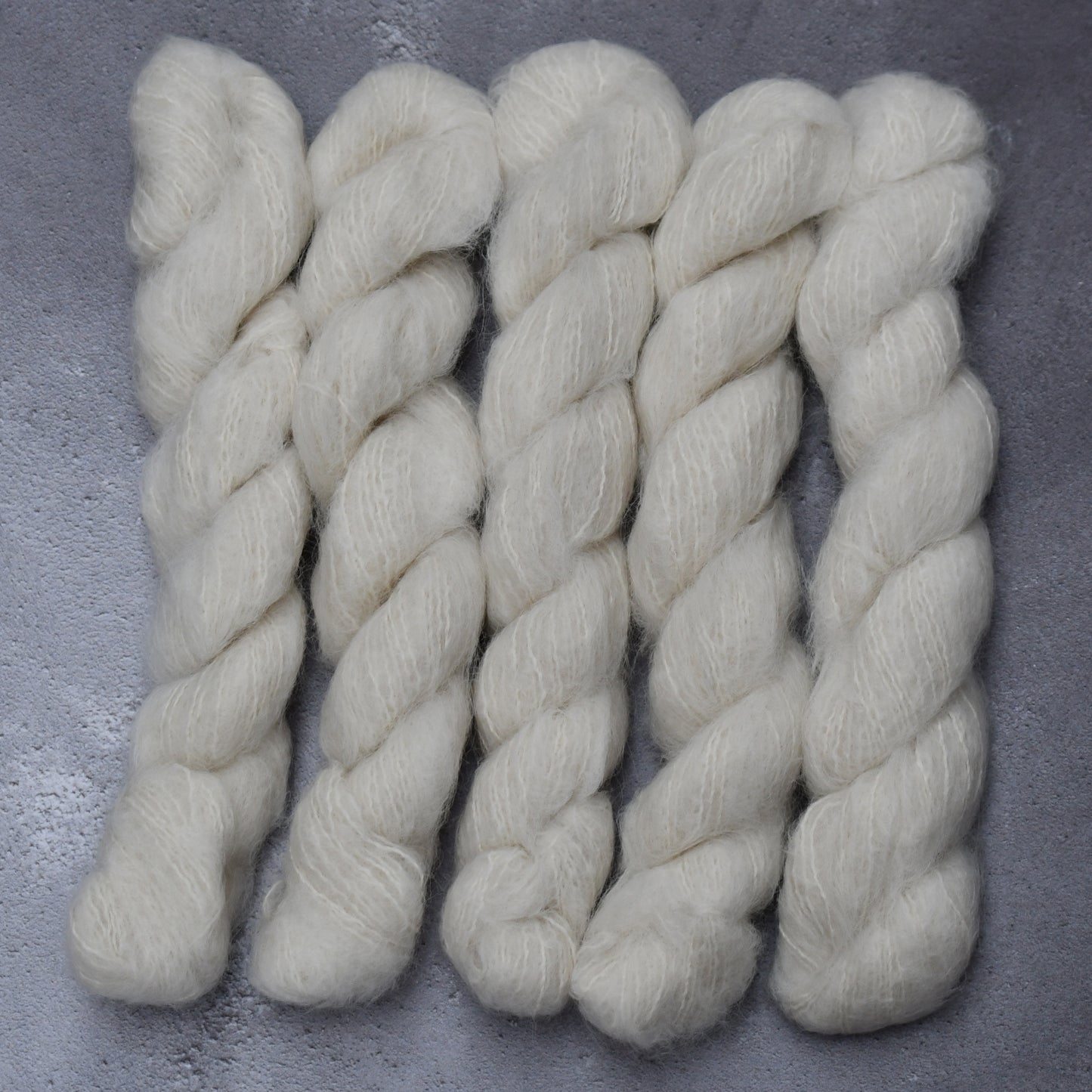 Brushed Suri Fluff - 25 x 20g Minis
