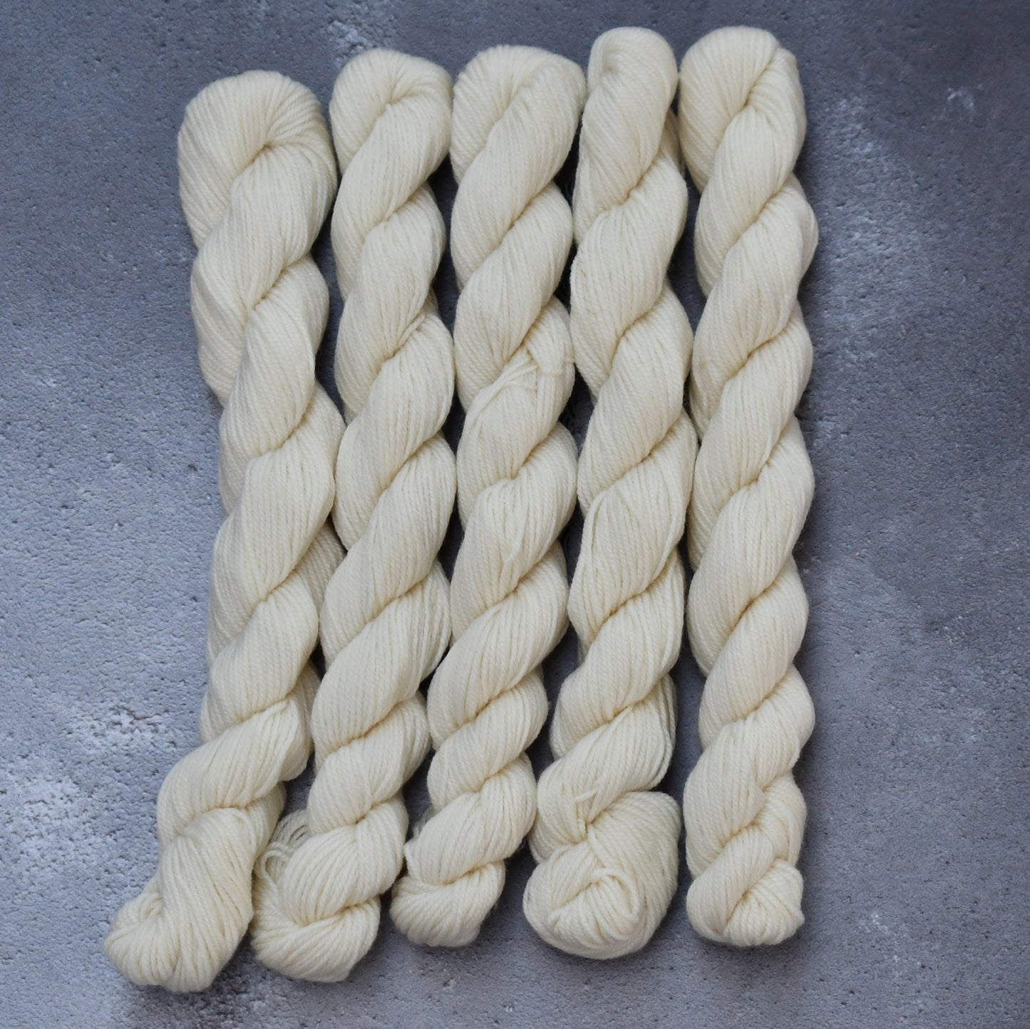 Type 49140M - Krypton 4ply Mini - 25 x 20grm Hanks