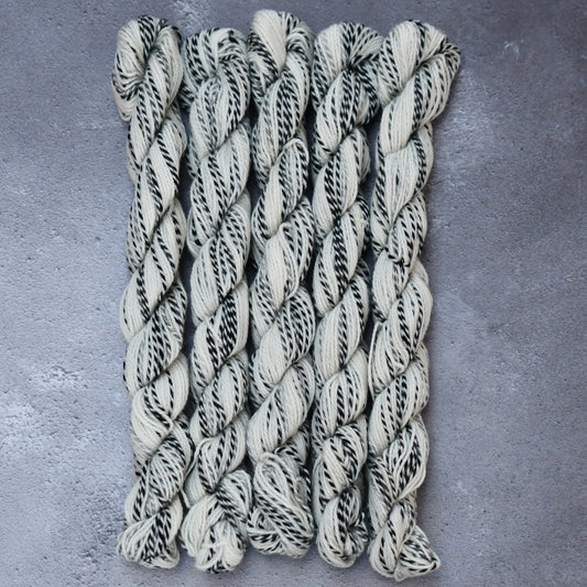 Type 49148M - Sheilas Gold Zebra Sock Mini - 25 x 20grm Hanks