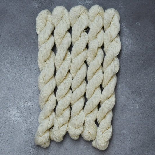 Type 49157AM - Silky Single Minis HT 25 x 20grm Hanks