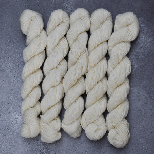 Type 49164M - Gold Sport 300 Mini - 25 x 20grm Hanks