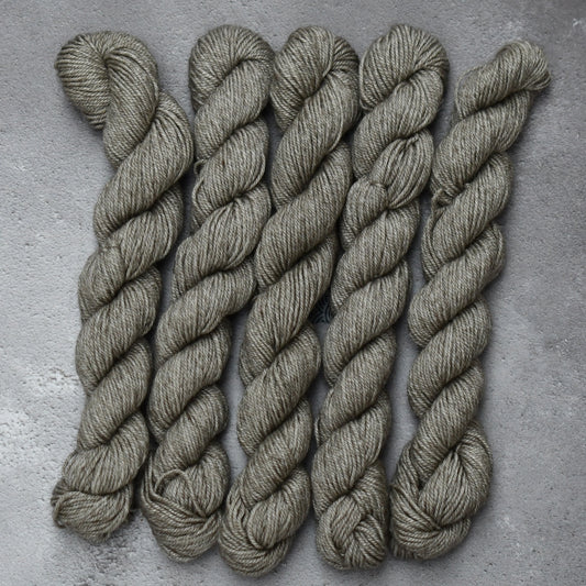 Type 49168M - Tibetan 4ply Mini - 25 x 20grm Hanks