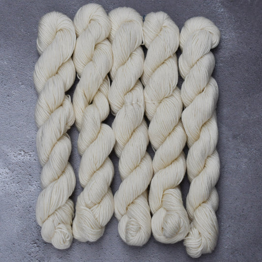 Type 49178M - MCS Silky 4ply Mini - 25 x 20grm Hanks