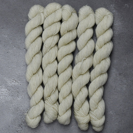 Type 49184M - Silver Sparkle Singles 4ply Mini - 25 x 20grm Hanks