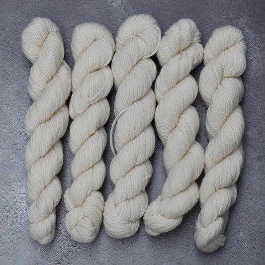 Type 49190M - Fine Organic Sport Mini - 25 x 20grm Hanks