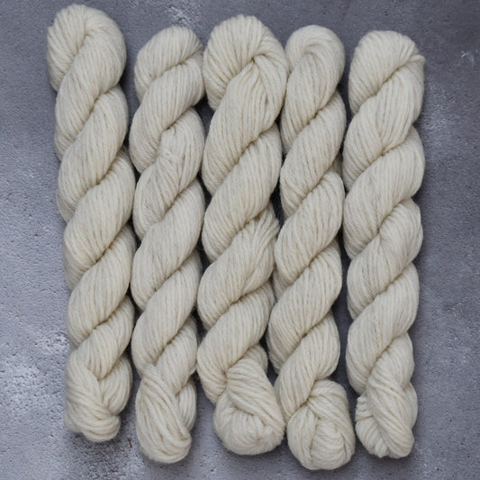 Type 49203M - Highland DK Minis - 25 x 20grm Hanks
