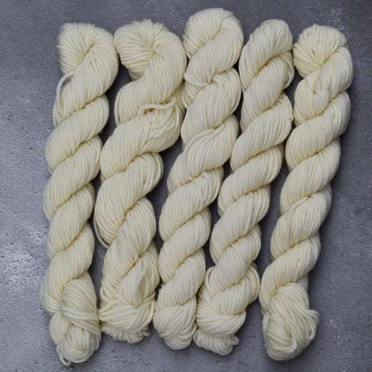Type 49225M - Crazy Eight DK Minis - 25 x 20grm Hanks