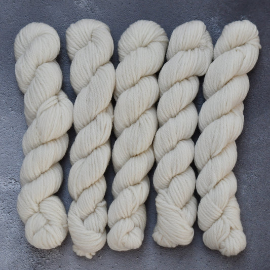 Type 49243M - Fine Organic DK Mini - 25 x 20grm Hanks